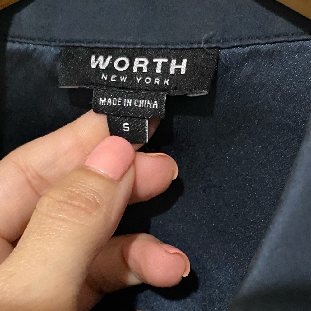 Set of two Button-Up Shirt H and M, and Worth - Picture 5 of 16